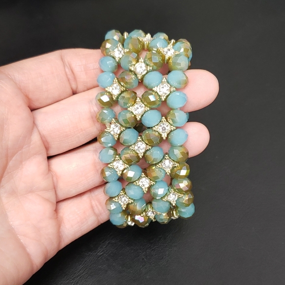 Premier Designs Turquoise & Gold 4 Strand Bracelet - Picture 2 of 4